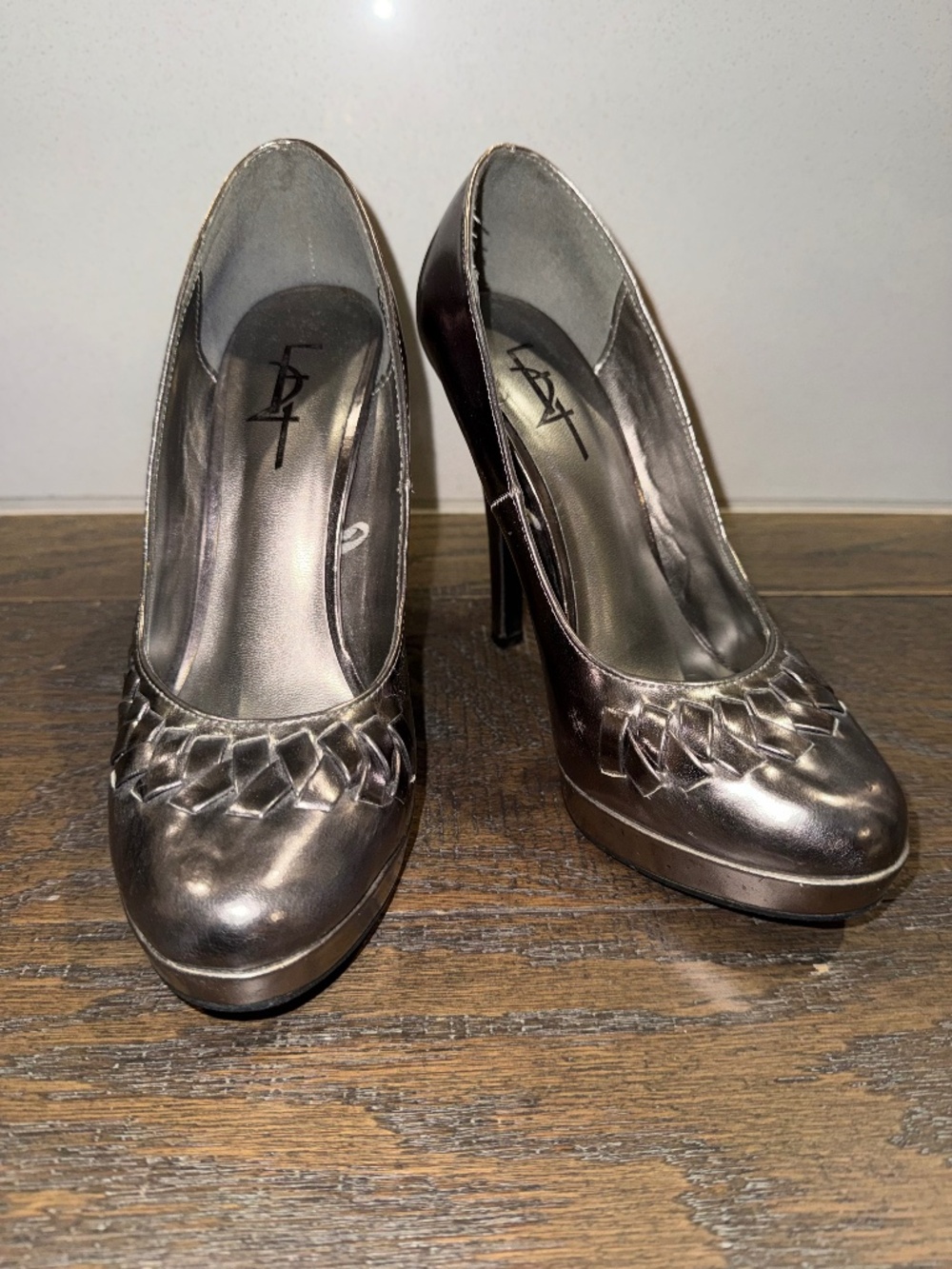 Forever 21 Metallic Bronze Platform Pumps Woven Detail Heels Size 6